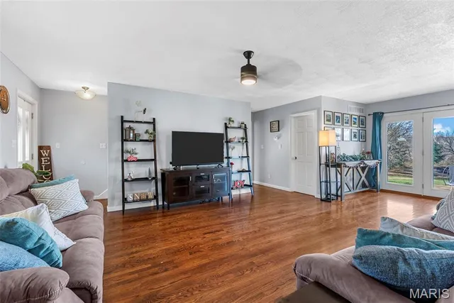 $445,000 | 1937 North Commercial Avenue, St. Clair, MO 63077