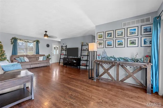 $445,000 | 1937 North Commercial Avenue, St. Clair, MO 63077