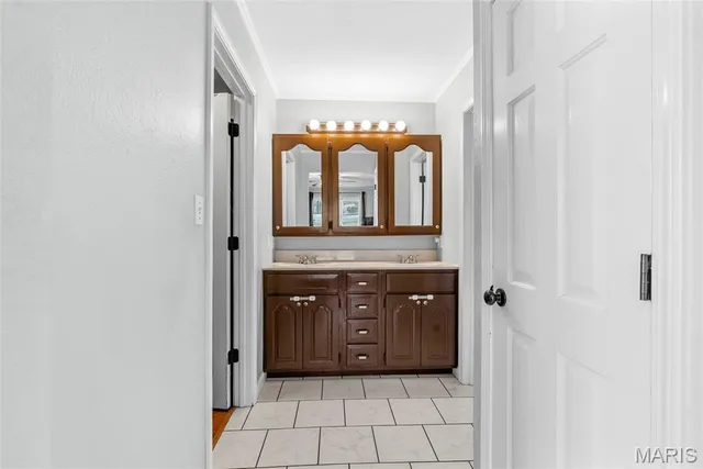 $445,000 | 1937 North Commercial Avenue, St. Clair, MO 63077