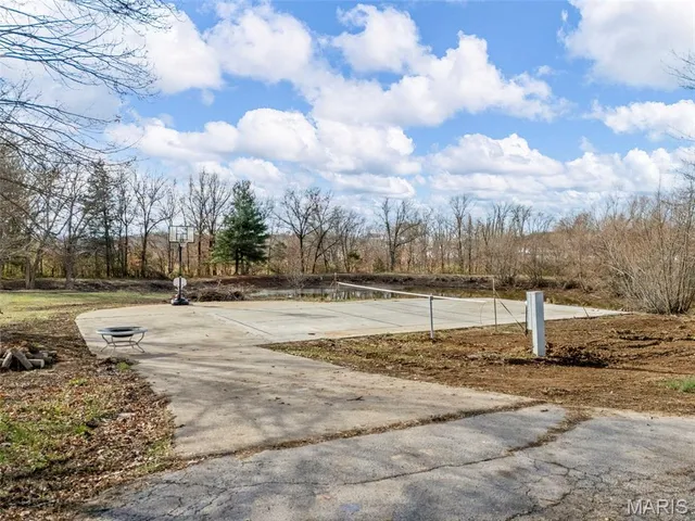 $445,000 | 1937 North Commercial Avenue, St. Clair, MO 63077