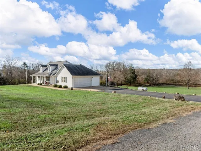 $445,000 | 1937 North Commercial Avenue, St. Clair, MO 63077