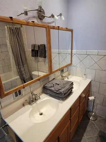 $219,900 | 6850 St James Street, Wauwatosa, WI 53213