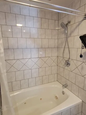 $219,900 | 6850 St James Street, Wauwatosa, WI 53213