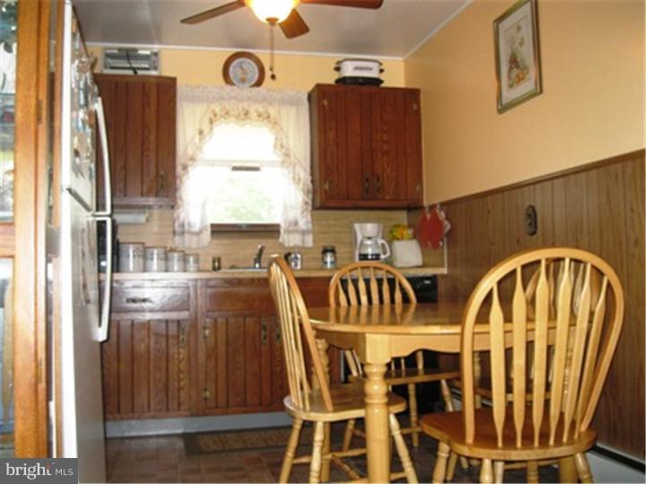 22 Granite Road Levittown, PA 19057 - Photo 4 of 13 Kitchen
