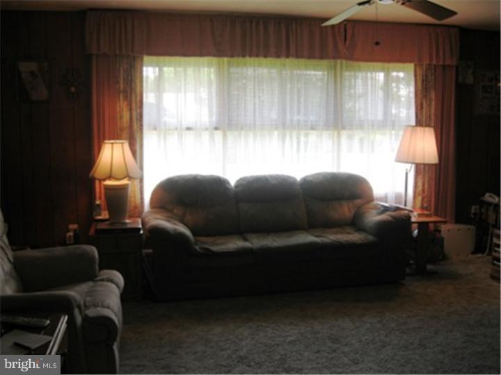 22 Granite Road Levittown, PA 19057 - Photo 5 of 13 Living Room