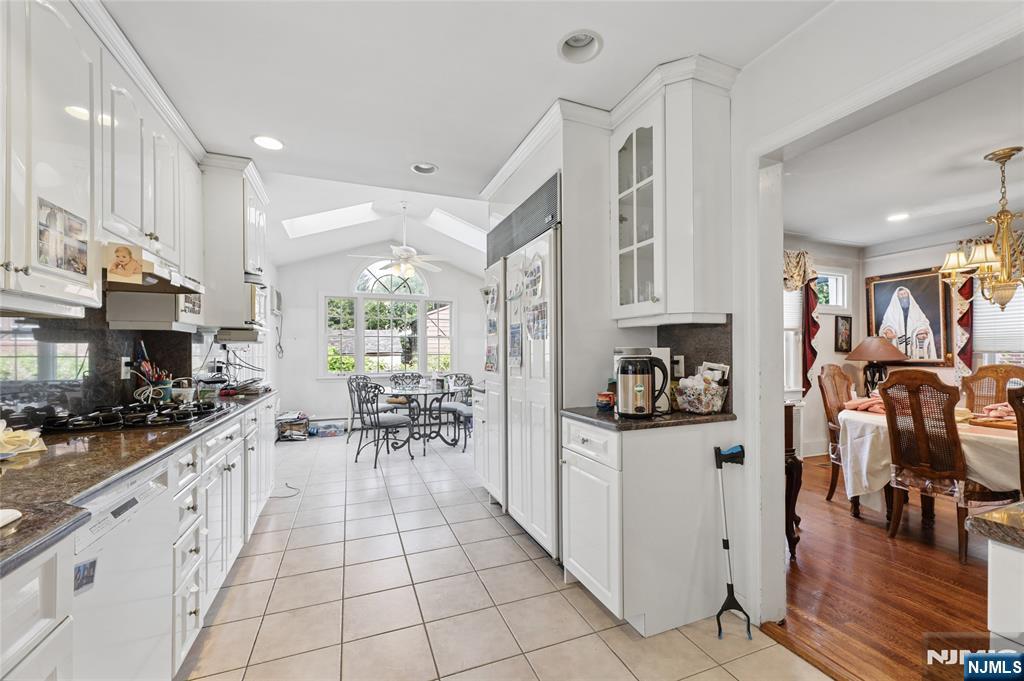 936 Red Road Teaneck, NJ 07666 - Photo 10 of 38
