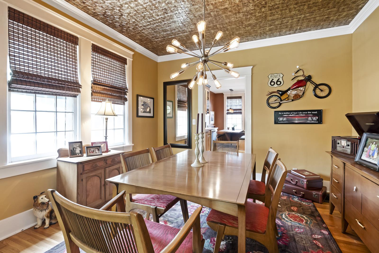 403 North Garner Street Springfield, TN 37172 - Photo 10 of 29 a dining room with furniture and window