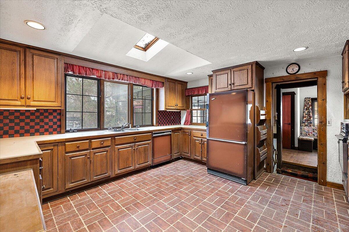 735 Renshaw Avenue Clawson, MI 48017 - Photo 16 of 39 16-735 Renshaw-16