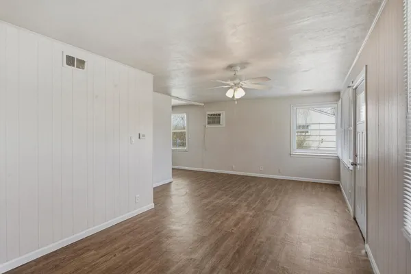 $129,900 | 1409 Joanne Lane, Champaign, IL 61821