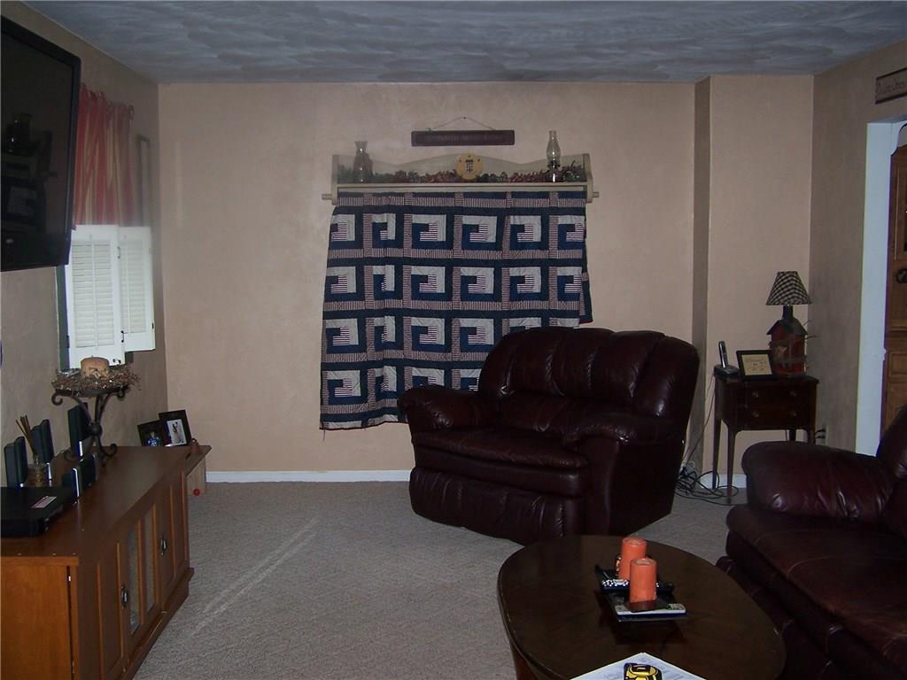 757 Clyde Road New Florence, PA 15944 - Photo 16 of 25 Living room