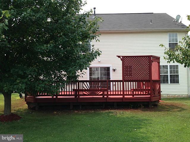 14013 Falconcrest Road Germantown, MD 20874 - Photo 25 of 26 Deck