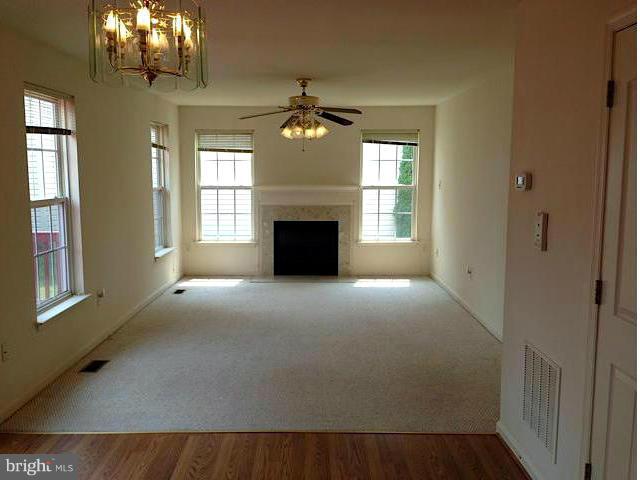 14013 Falconcrest Road Germantown, MD 20874 - Photo 6 of 26 Family Room