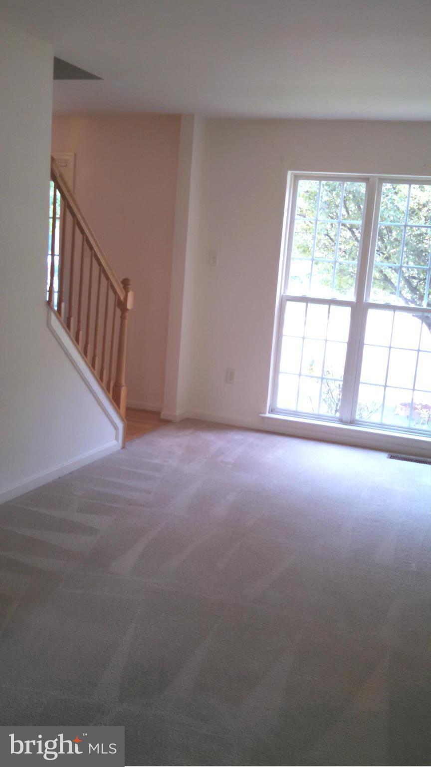 14013 Falconcrest Road Germantown, MD 20874 - Photo 9 of 26 Living Room