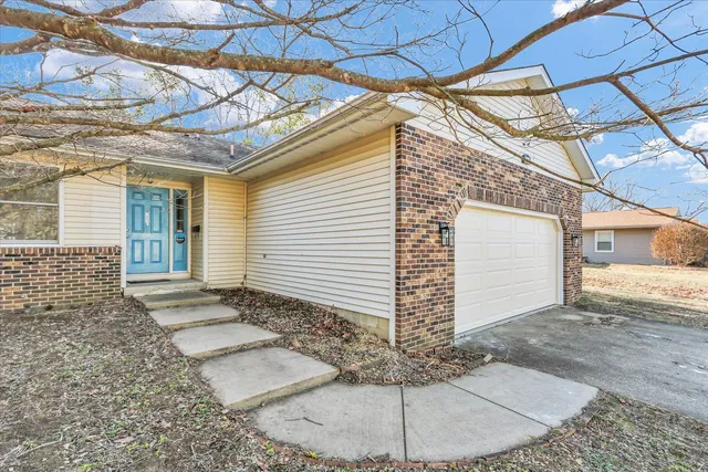 $220,000 | 705 East Scovill Street, Urbana, IL 61801