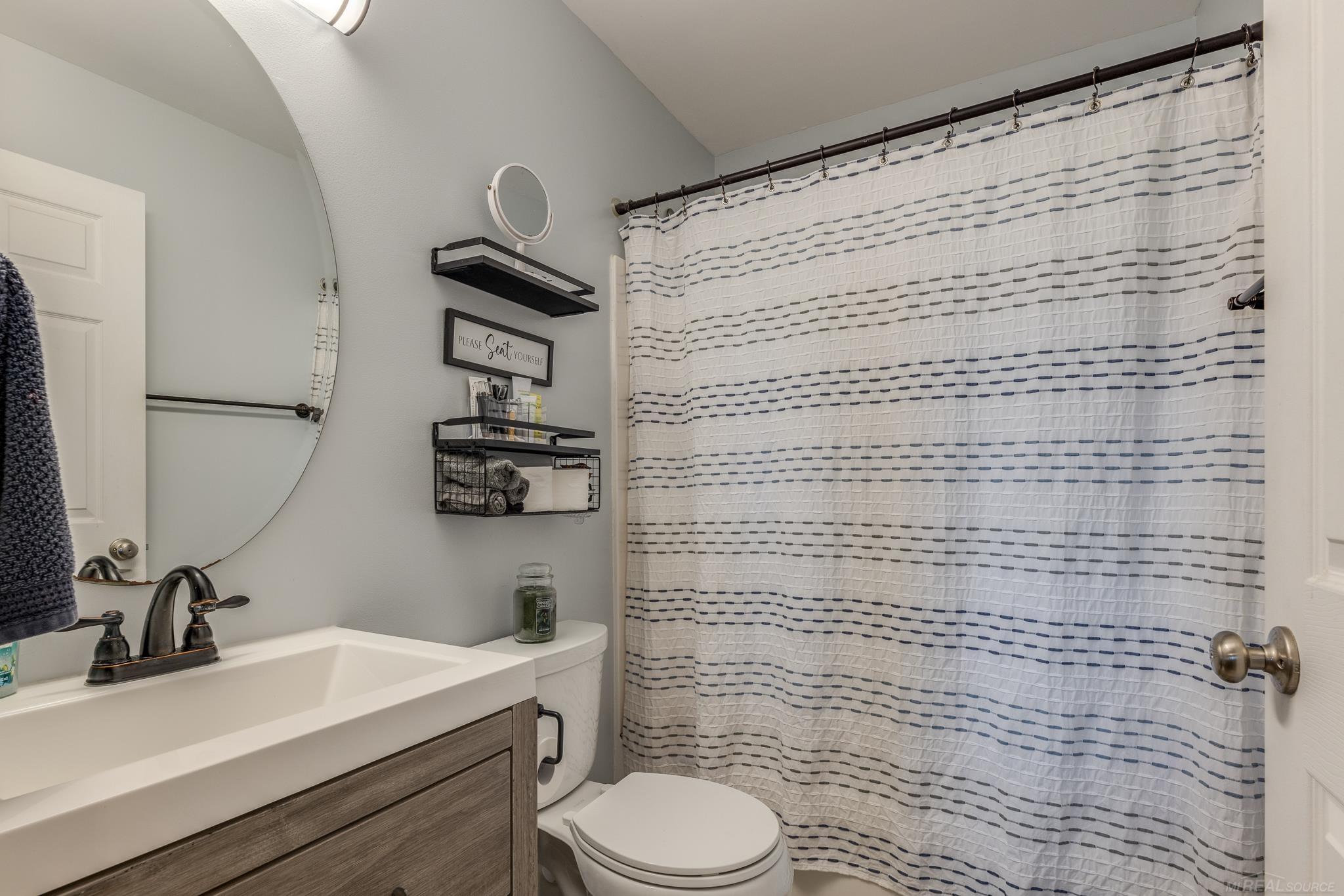 5674 Galbraith Line Road Croswell, MI 48422 - Photo 13 of 34 Primary Bedroom Bath
