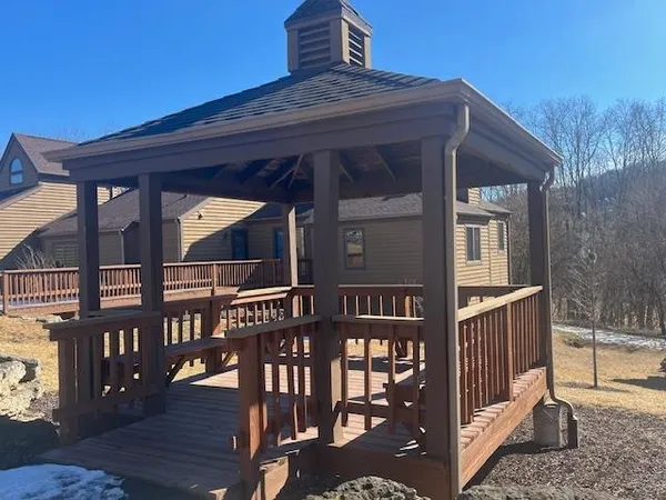 $199,900 | 10 Farmstead Drive, Galena, IL 61036