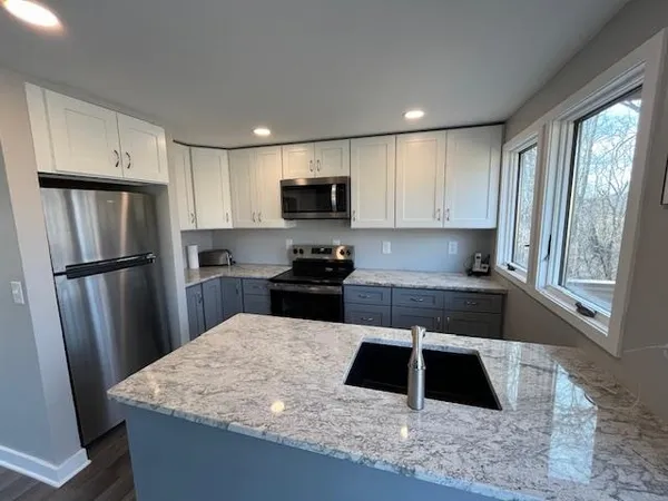 $199,900 | 10 Farmstead Drive, Galena, IL 61036