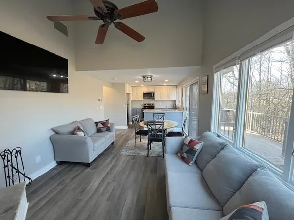 $199,900 | 10 Farmstead Drive, Galena, IL 61036