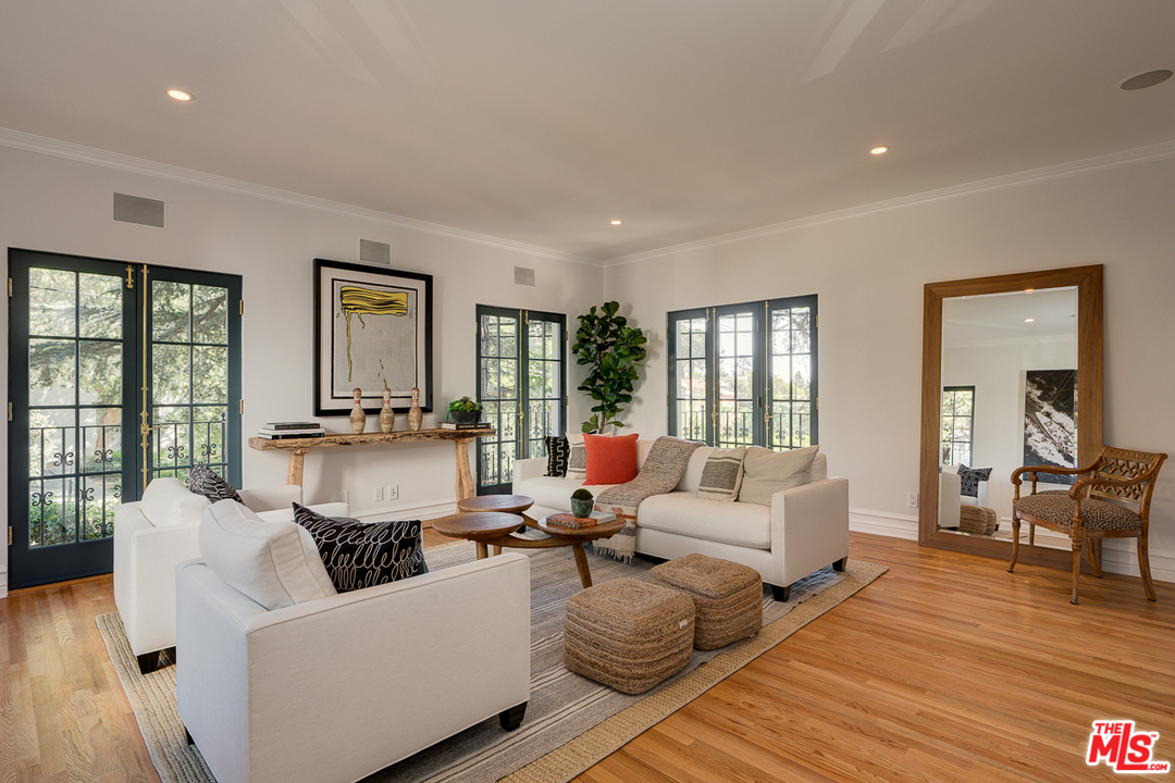 2529 North Commonwealth Avenue Los Angeles, CA 90027 - Photo 41 of 45