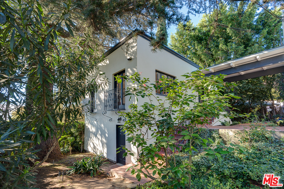 2529 North Commonwealth Avenue Los Angeles, CA 90027 - Photo 44 of 45