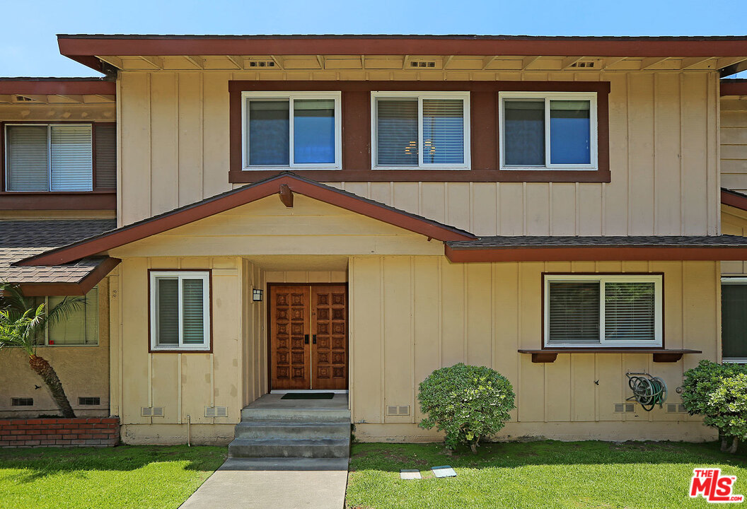 8300 Lexington Road, Unit 14 Downey, CA 90241 - Photo 2 of 27 Gallery Image 2