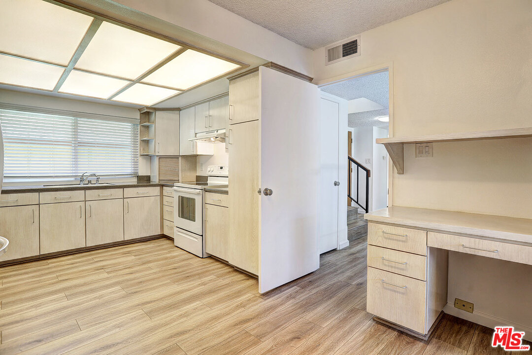 8300 Lexington Road, Unit 14 Downey, CA 90241 - Photo 11 of 27 Gallery Image 11