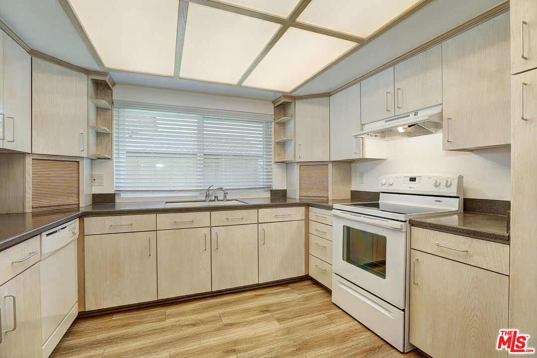 8300 Lexington Road, Unit 14 Downey, CA 90241 - Photo 12 of 27 Gallery Image 12