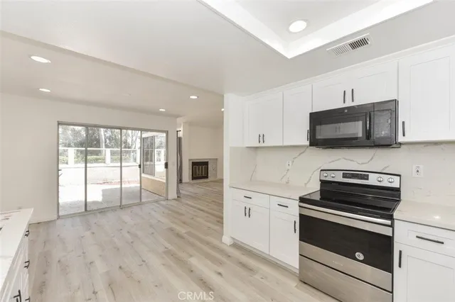 $3,900 | 143 Stanford Court, Unit 36, Irvine, CA 92612