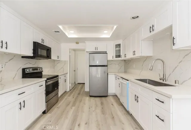 $3,900 | 143 Stanford Court, Unit 36, Irvine, CA 92612