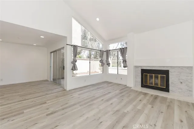 $3,900 | 143 Stanford Court, Unit 36, Irvine, CA 92612