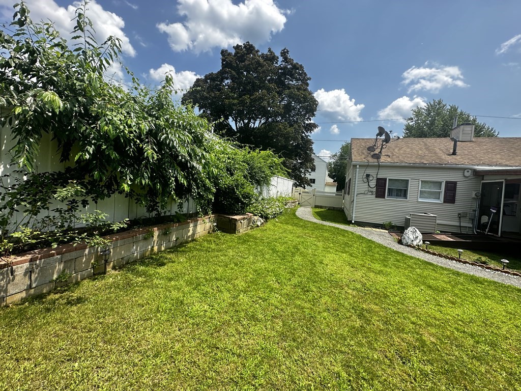 34 Birchwood Road Methuen, MA 01844 - Photo 3 of 20 Gallery Image 3