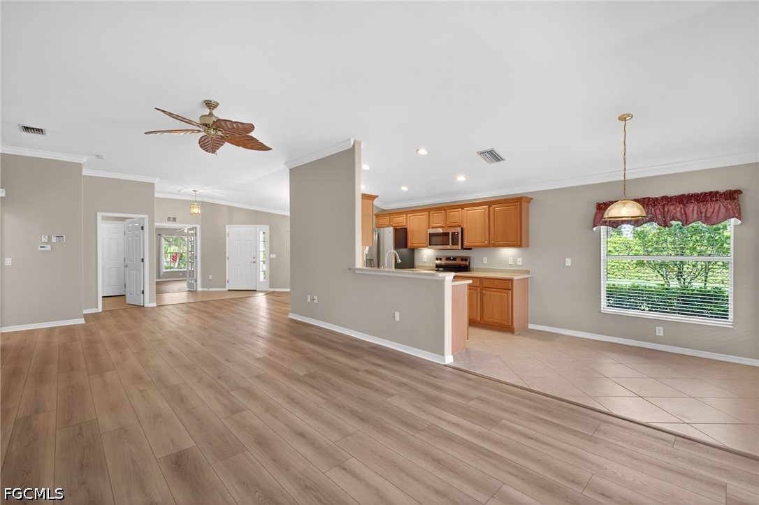 9550 Hemingway Lane Fort Myers, FL 33913 - Photo 8 of 41