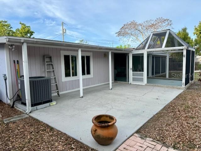 2233 Alice Road Sarasota, FL 34231 - Photo 28 of 30 a front view of a house