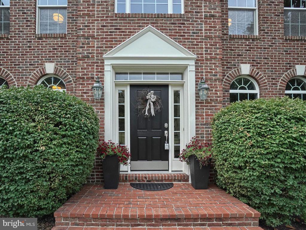 6354 South Clifton Road Frederick, MD 21703 - Photo 4 of 50 Grand Entracne