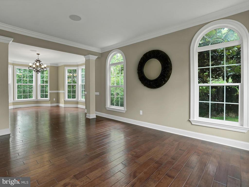 6354 South Clifton Road Frederick, MD 21703 - Photo 7 of 50 Living Room