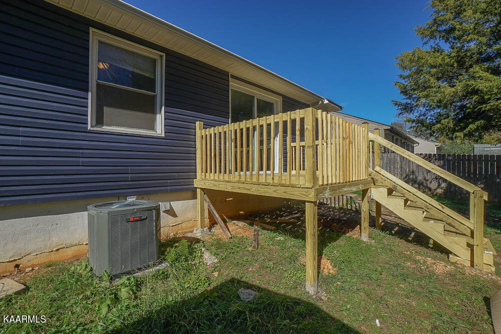 133 West Arrowwood Road Oak Ridge, TN 37830 - Photo 6 of 27 DSC09417