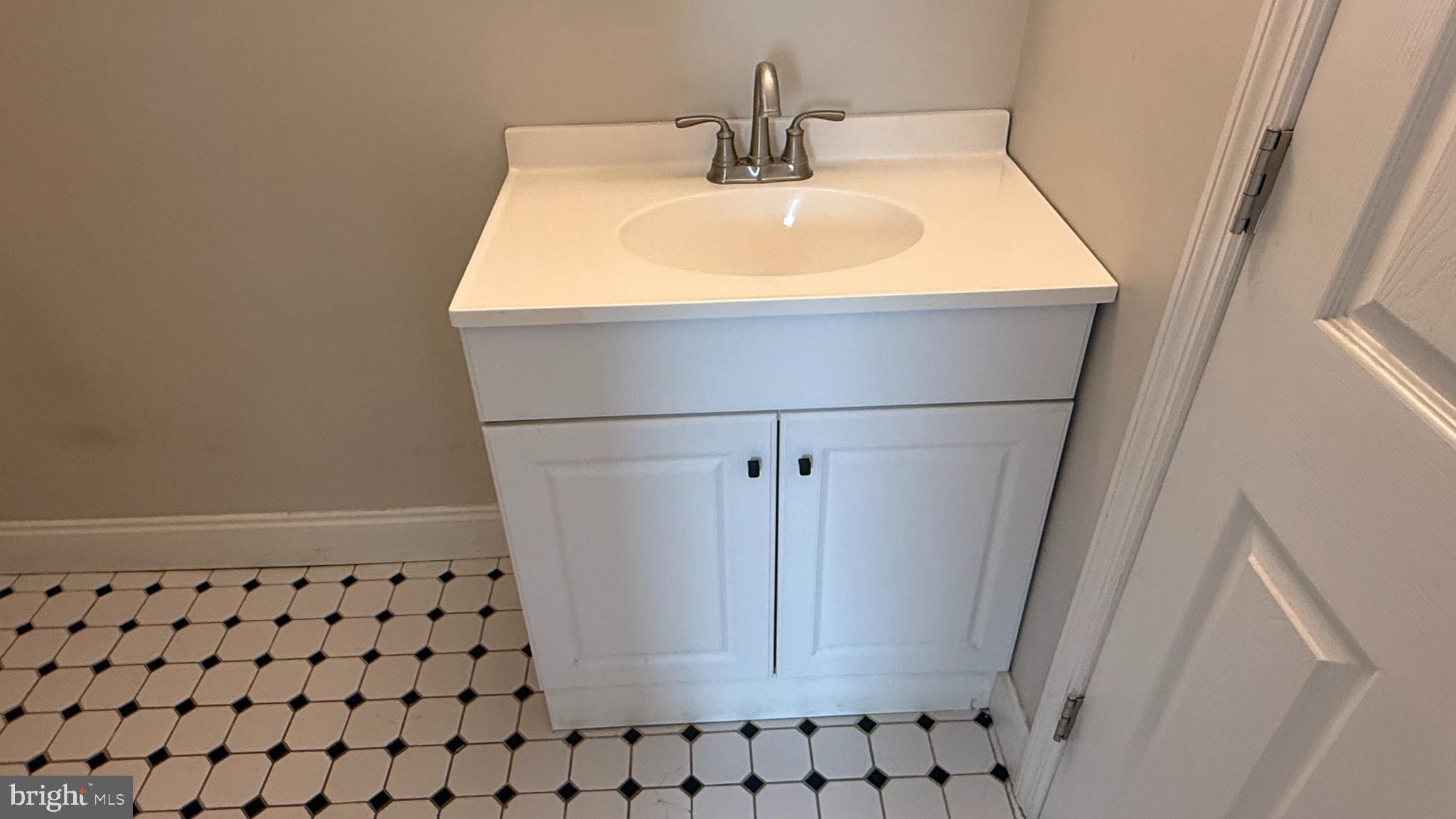 69 A Ellis Street Haddonfield, NJ 08033 - Photo 9 of 11 Bath