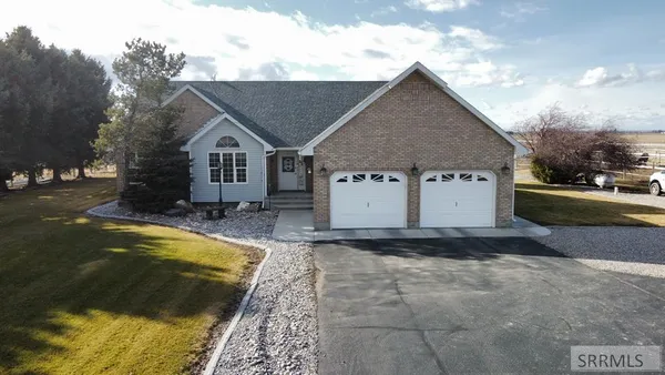 $715,000 | 1044 North 1000 East, Shelley, ID 83274