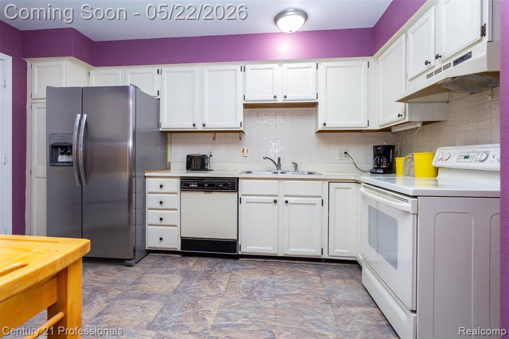 574 Tennyson Rochester, MI 48307 - Photo 11 of 48