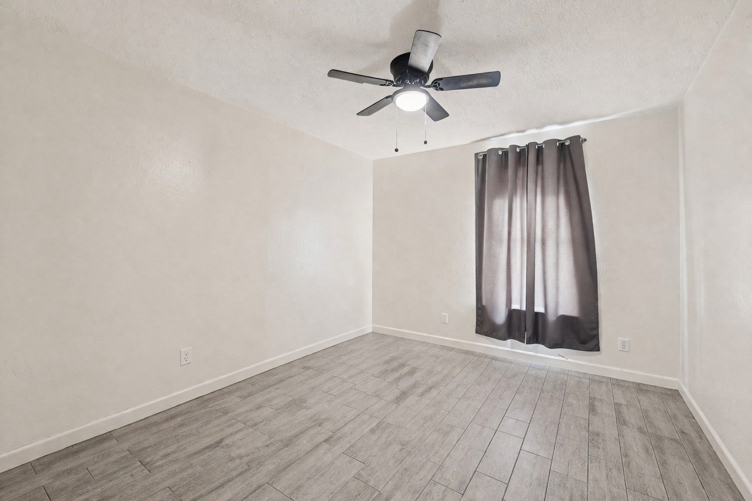 200 Monterrey Street, Unit A & B Elgin, TX 78621 - Photo 19 of 32 Bedroom - 200 Monterrey, Elgin, TX 78621