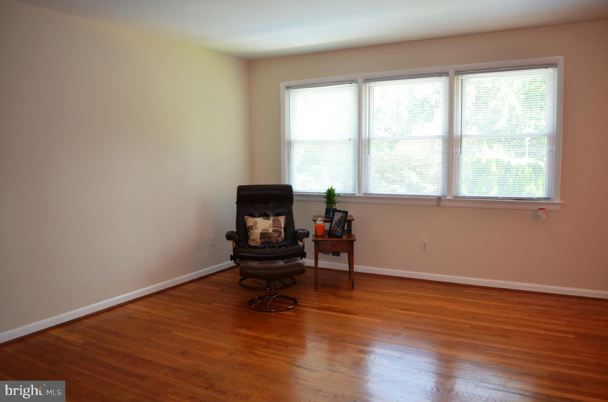 2612 Woodedge Road Silver Spring, MD 20906 - Photo 8 of 27 Living Room