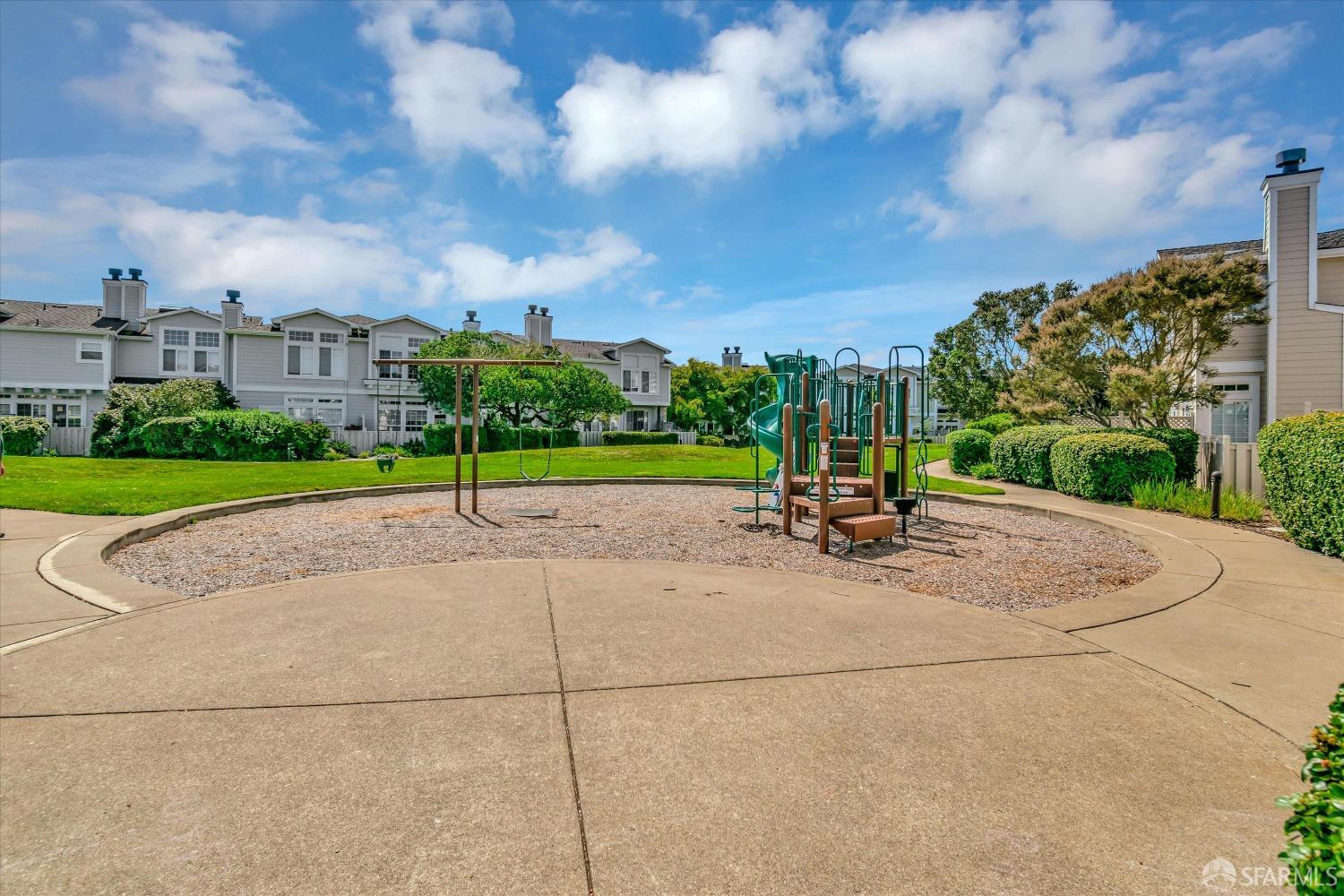 35 Outlook Circle Pacifica, CA 94044 - Photo 34 of 44