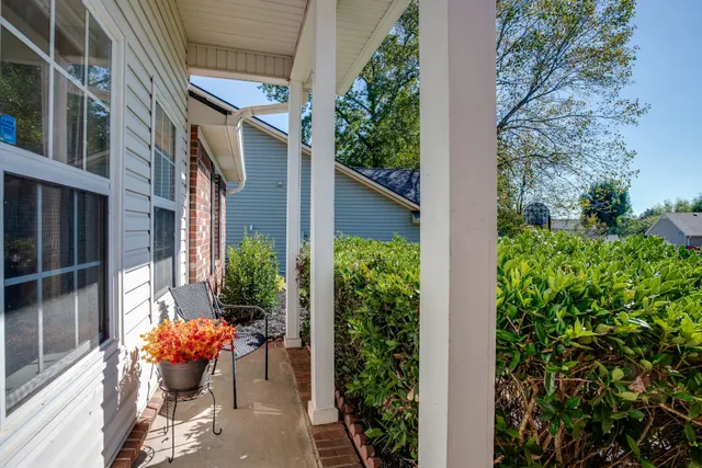 $378,200 | 1608 Aaronwood Drive, Old Hickory, TN 37138