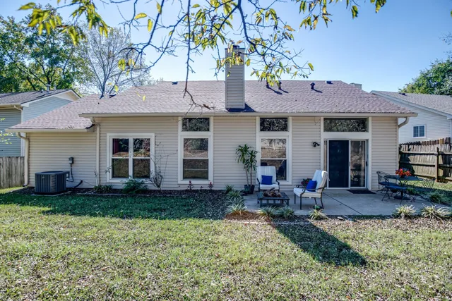 $378,200 | 1608 Aaronwood Drive, Old Hickory, TN 37138