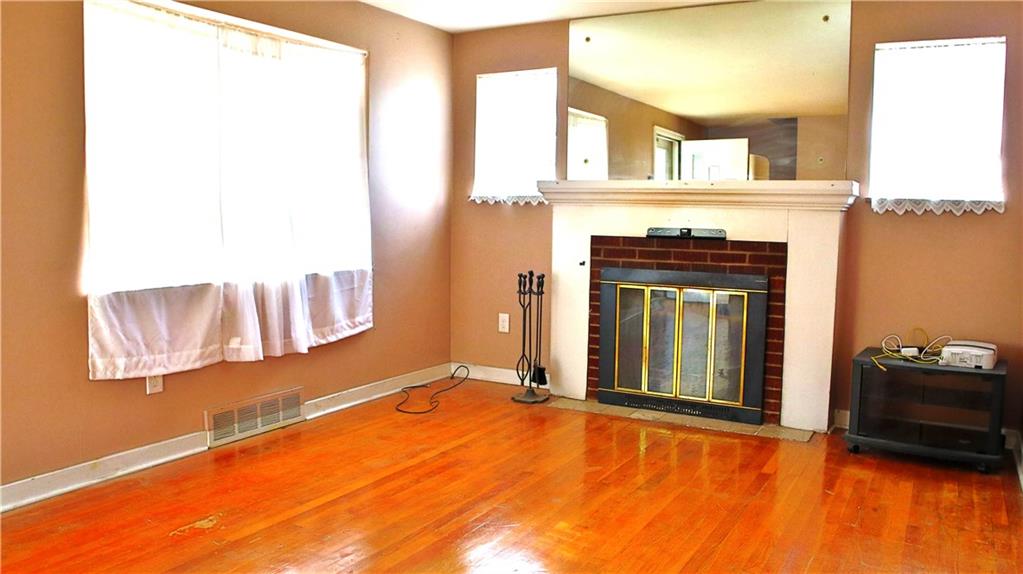3428 Middletown Road Pittsburgh, PA 15204 - Photo 3 of 24 Gallery Image 3