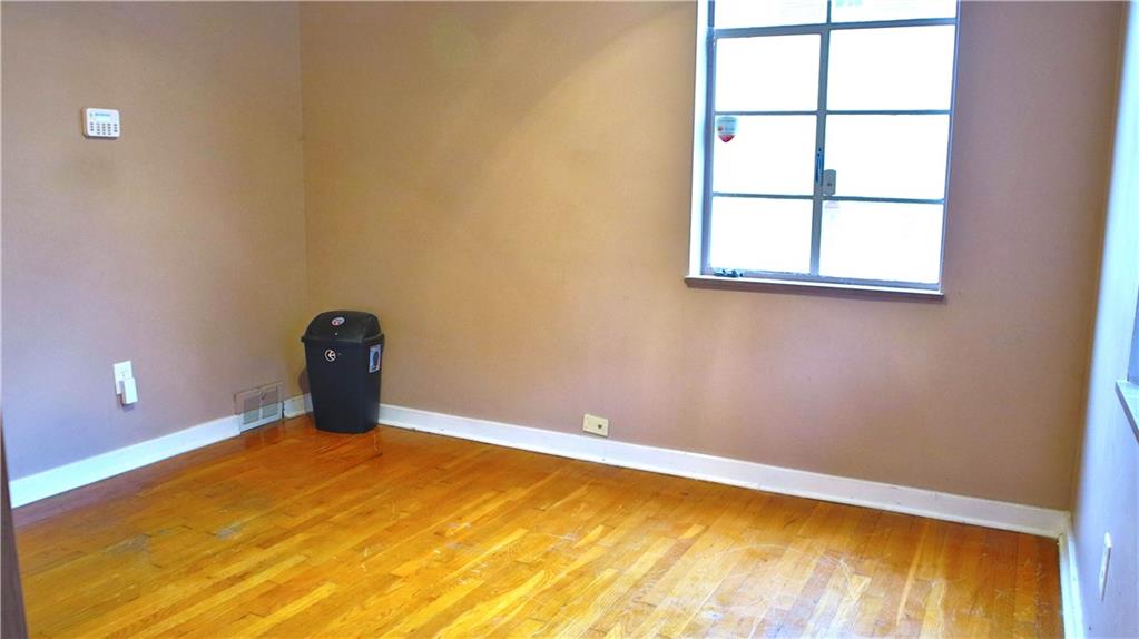3428 Middletown Road Pittsburgh, PA 15204 - Photo 6 of 24 Gallery Image 6