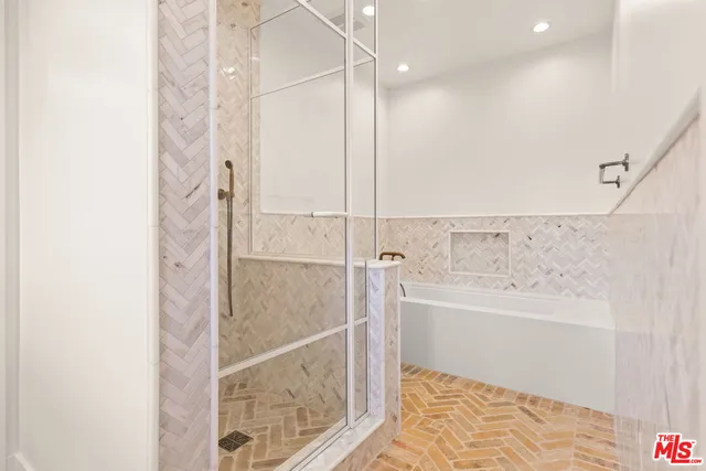 $19,500 | 17620 Camino De Yatasto, Pacific Palisades, CA 90272