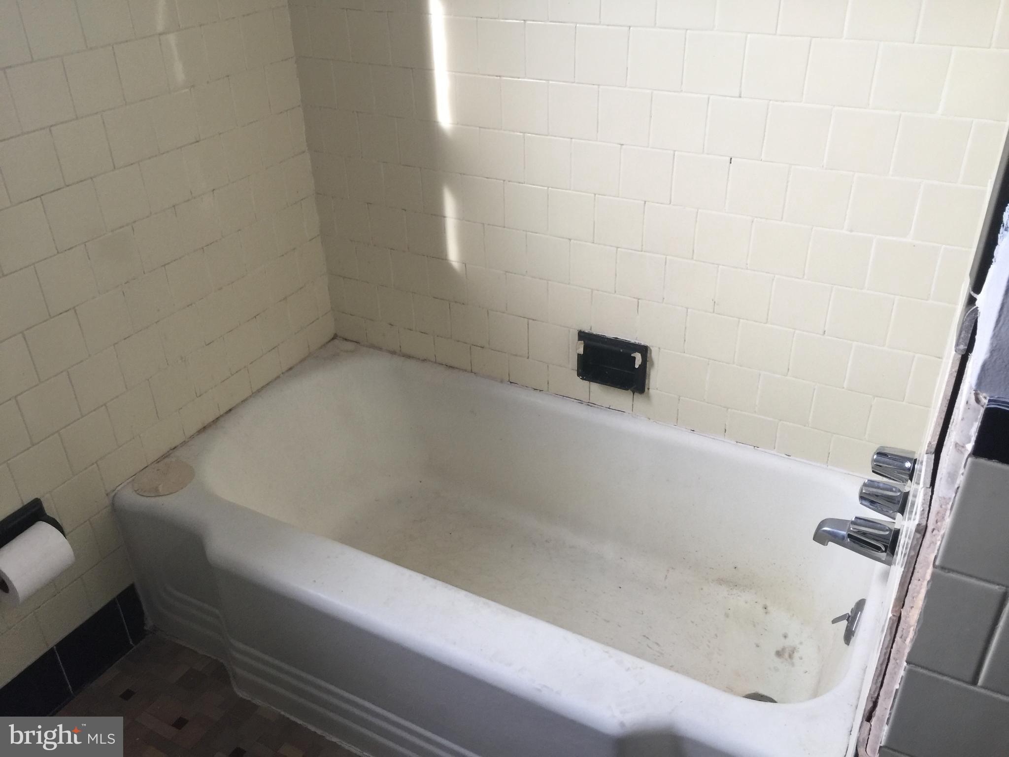 4108 Century Road Baltimore, MD 21206 - Photo 10 of 27 Gallery Image 10