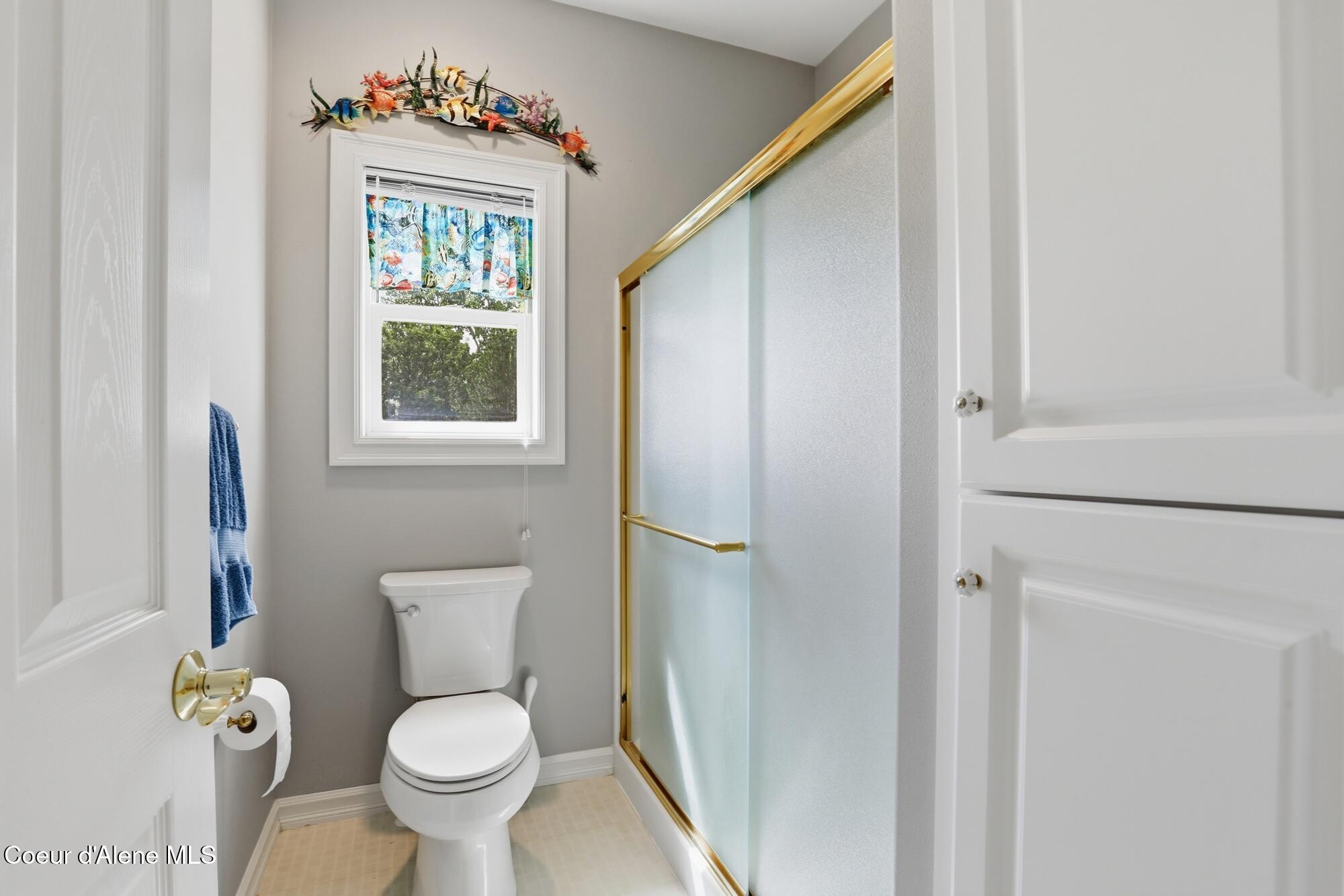 6909 West Ridgeway Road Deer Park, WA 99006 - Photo 32 of 70 Master bath 3