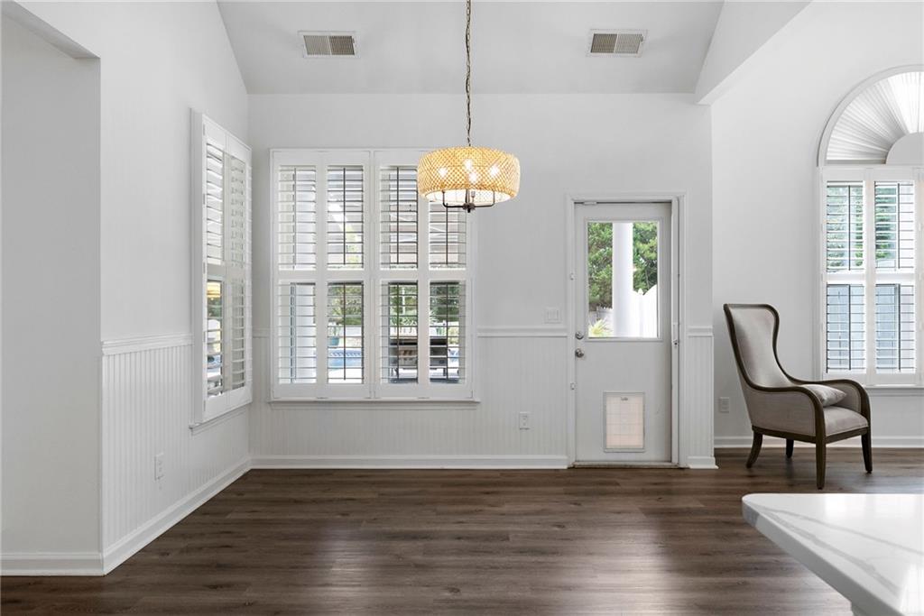820 Nob Ridge Drive Southwest Marietta, GA 30064 - Photo 18 of 45 a view of a livingroom with workspace